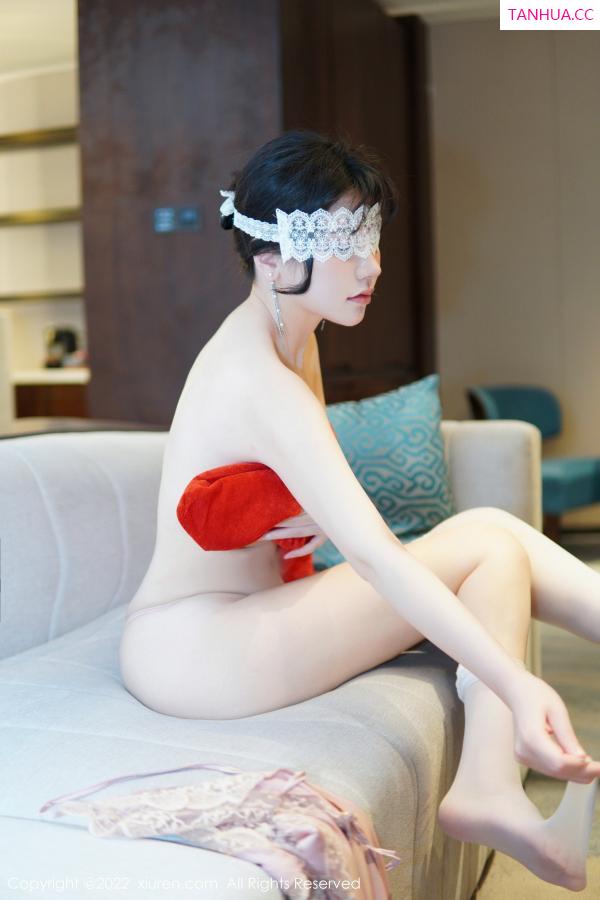   [XiuRen]高清写真图 2022.12.21 No.6022 桃桃子_ 新人美腿第52张图片
